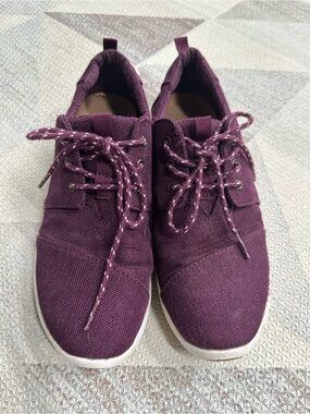 TOMS Canvas Sneakers | Women’s 8